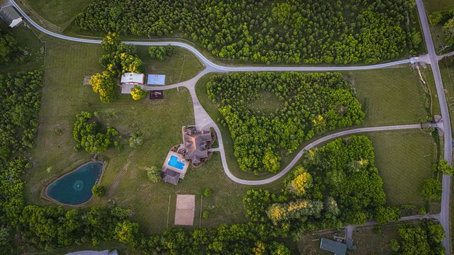 1357 Madison Creek Rd, Goodlettsville, TN 37072