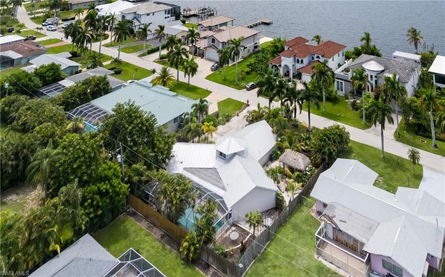 529 Coral DR, Cape Coral, FL 33904