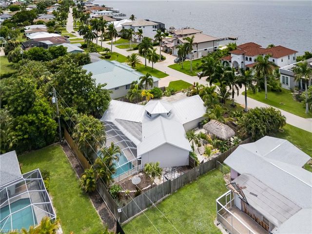 529 Coral DR, Cape Coral, FL 33904