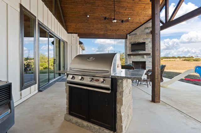 10748 W Fm 4, Godley, TX 76044