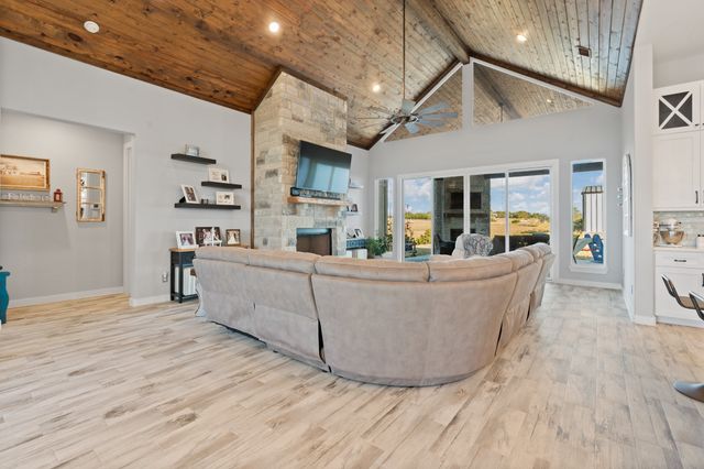 10748 W Fm 4, Godley, TX 76044