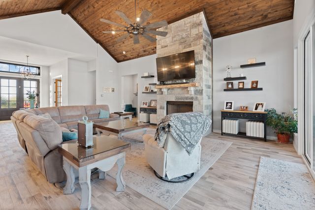 10748 W Fm 4, Godley, TX 76044