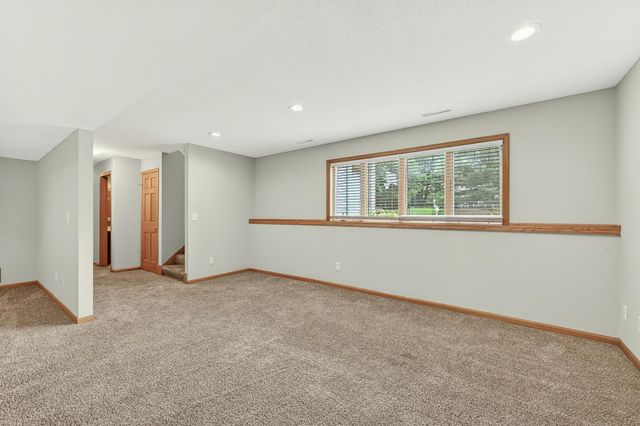 2605 Elmcroft Drive SW, Rochester, MN 55902