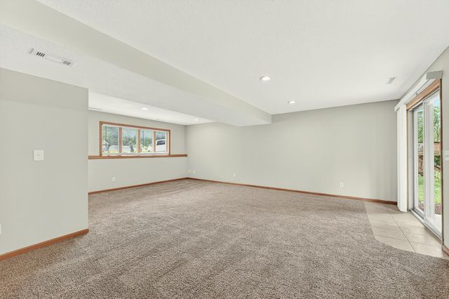 2605 Elmcroft Drive SW, Rochester, MN 55902