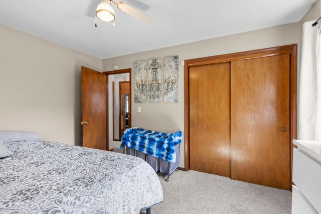 2012 Zircon Lane, Eagan, MN 55122