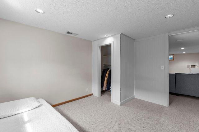 2012 Zircon Lane, Eagan, MN 55122