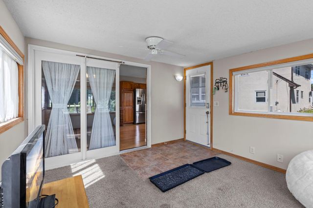 2012 Zircon Lane, Eagan, MN 55122