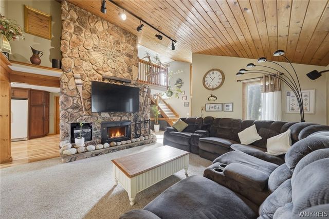 35 Lancelot Court, Amherst, NY 14068