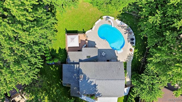 35 Lancelot Court, Amherst, NY 14068