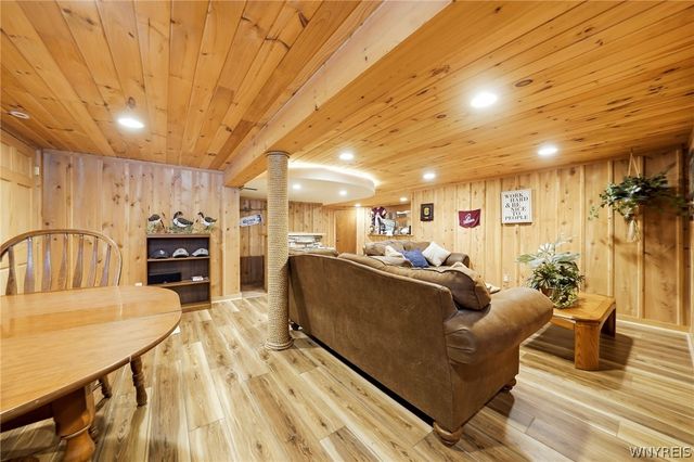 35 Lancelot Court, Amherst, NY 14068