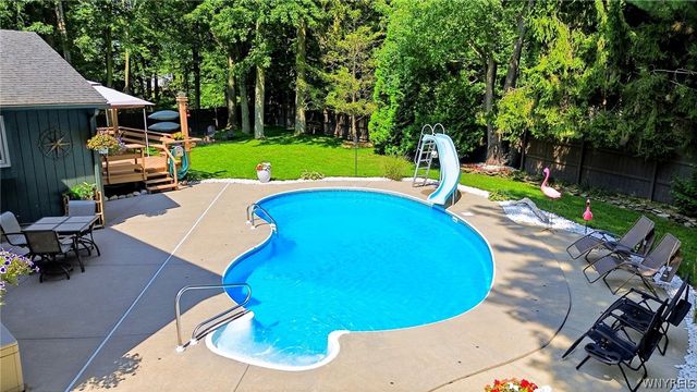 35 Lancelot Court, Amherst, NY 14068