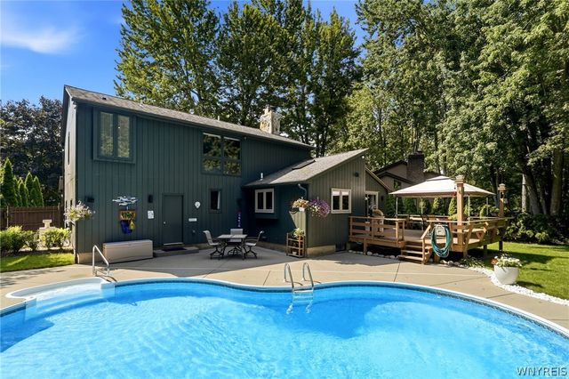 35 Lancelot Court, Amherst, NY 14068