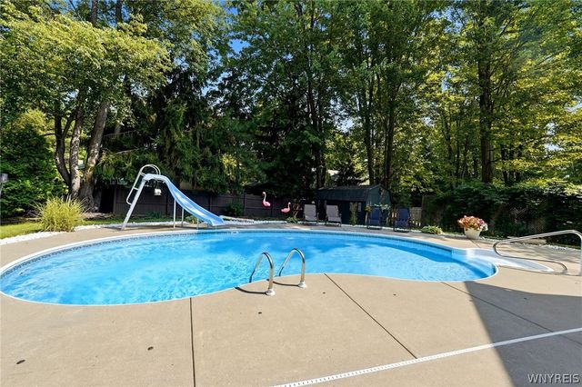 35 Lancelot Court, Amherst, NY 14068
