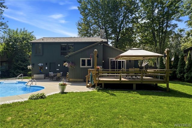 35 Lancelot Court, Amherst, NY 14068
