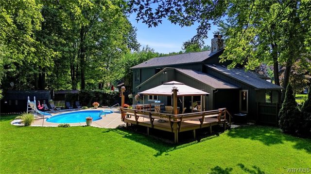 35 Lancelot Court, Amherst, NY 14068