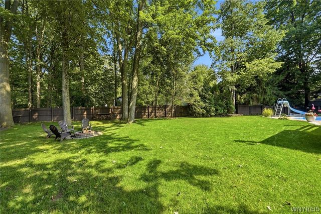 35 Lancelot Court, Amherst, NY 14068