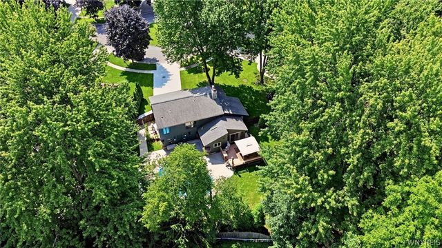 35 Lancelot Court, Amherst, NY 14068