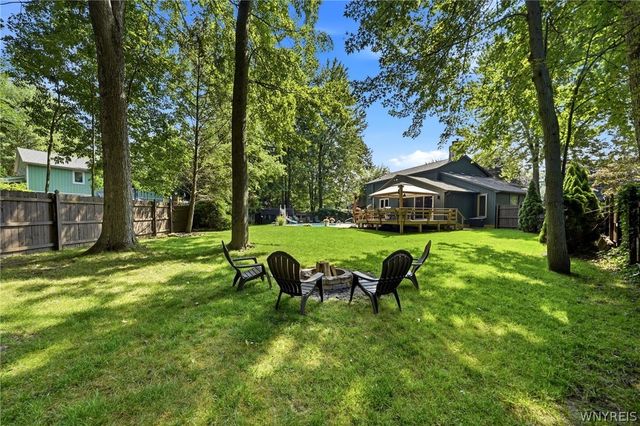 35 Lancelot Court, Amherst, NY 14068