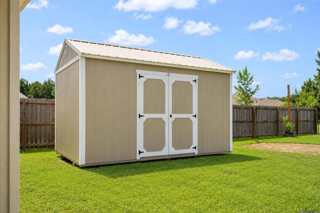 12837 Mulberry Dr, Denham Springs, LA 70726