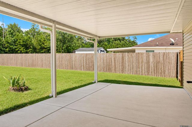 12837 Mulberry Dr, Denham Springs, LA 70726