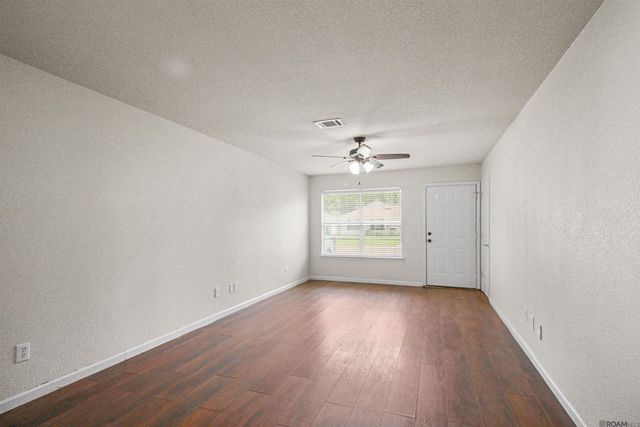 12837 Mulberry Dr, Denham Springs, LA 70726