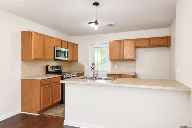 12837 Mulberry Dr, Denham Springs, LA 70726