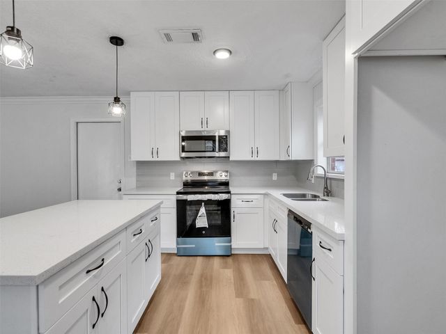 501 Arbor Drive, Deer Park, TX 77536