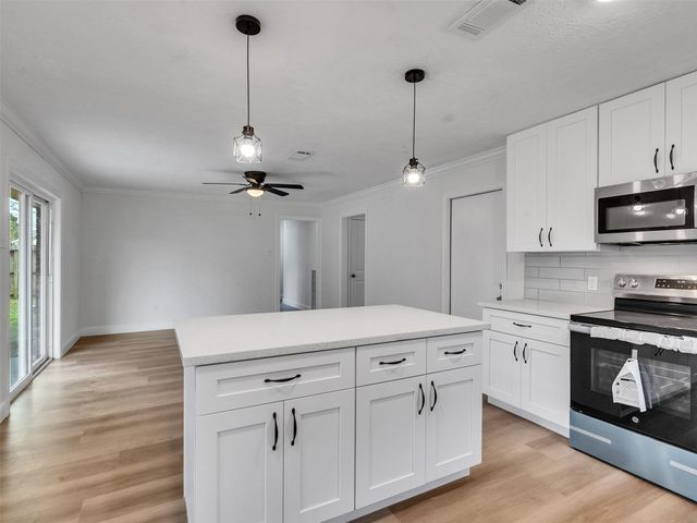 501 Arbor Drive, Deer Park, TX 77536