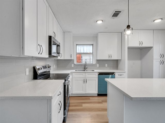 501 Arbor Drive, Deer Park, TX 77536