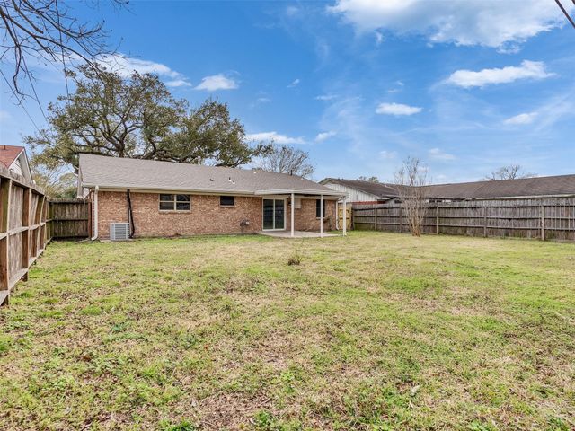 501 Arbor Drive, Deer Park, TX 77536