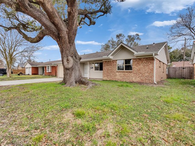 501 Arbor Drive, Deer Park, TX 77536