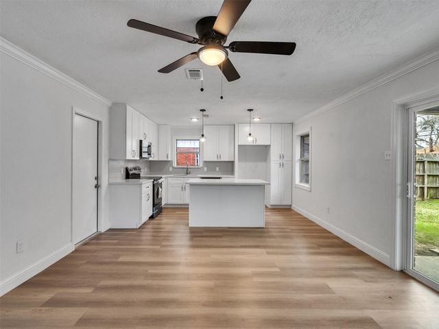 501 Arbor Drive, Deer Park, TX 77536