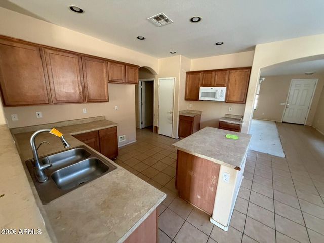 46157 W HOLLY Drive, Maricopa, AZ 85139