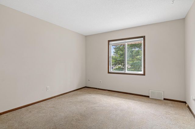 8757 75th Street S, Cottage Grove, MN 55016