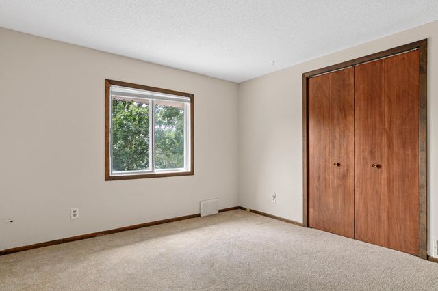 8757 75th Street S, Cottage Grove, MN 55016