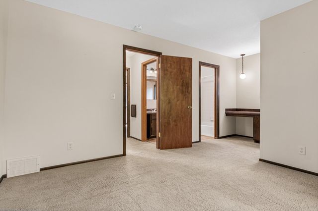 8757 75th Street S, Cottage Grove, MN 55016