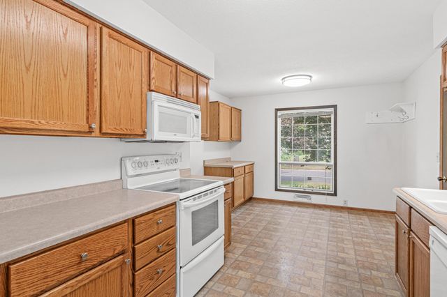 8757 75th Street S, Cottage Grove, MN 55016