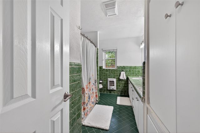 4121 Bilglade Road, Fort Worth, TX 76109