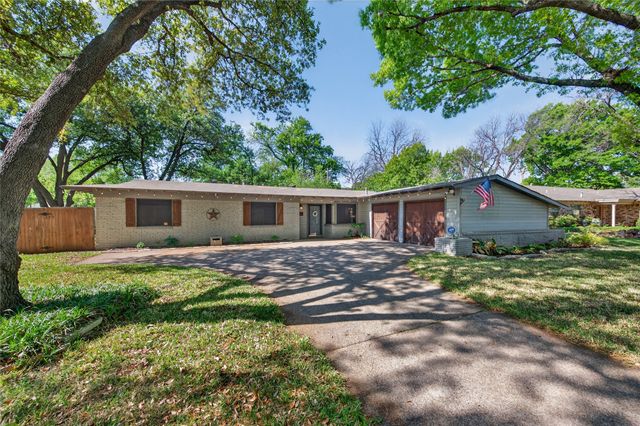 4121 Bilglade Road, Fort Worth, TX 76109