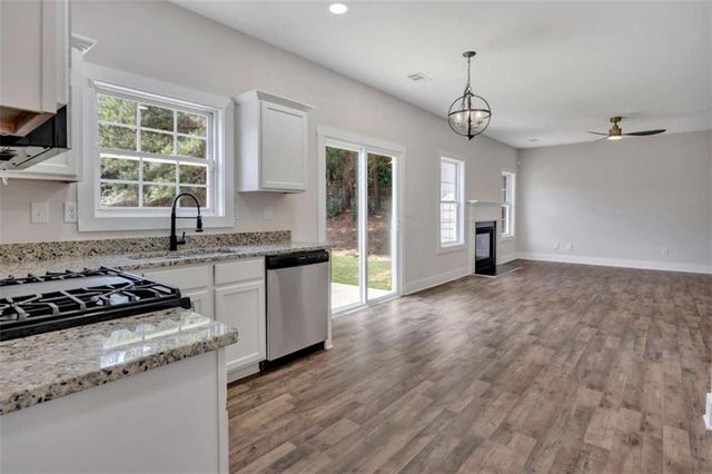 15 Kestrel Circle, Covington, GA 30014