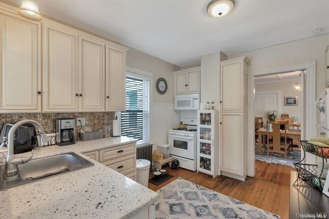 26 Burtis Avenue, Oyster Bay, NY 11771