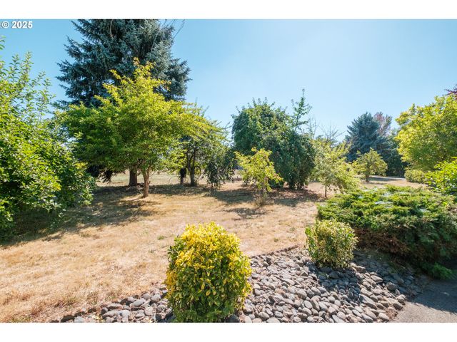 2225 MOLALLA Rd, Woodburn, OR 97071