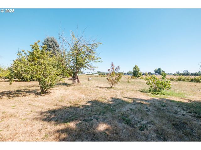 2225 MOLALLA Rd, Woodburn, OR 97071