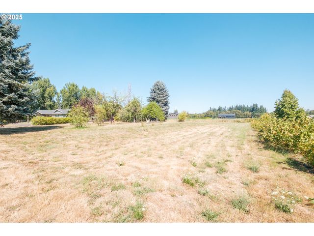 2225 MOLALLA Rd, Woodburn, OR 97071