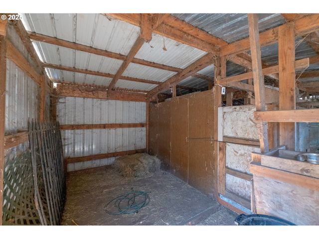 2225 MOLALLA Rd, Woodburn, OR 97071