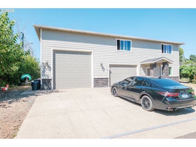 2225 MOLALLA Rd, Woodburn, OR 97071