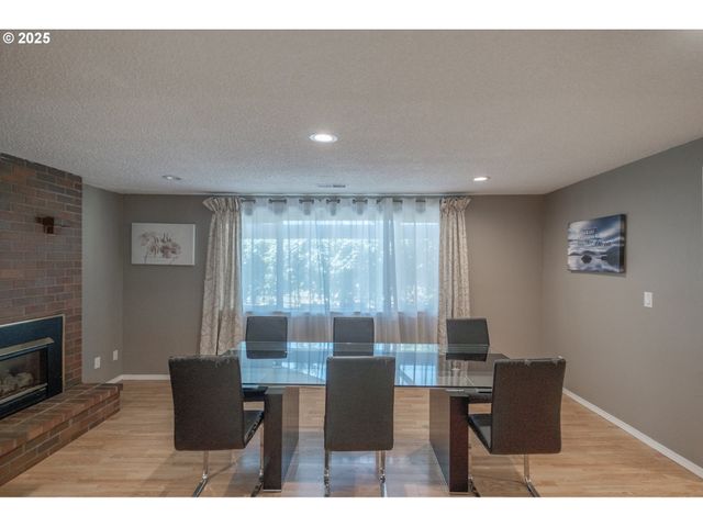 2225 MOLALLA Rd, Woodburn, OR 97071