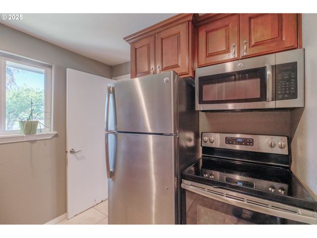 2225 MOLALLA Rd, Woodburn, OR 97071