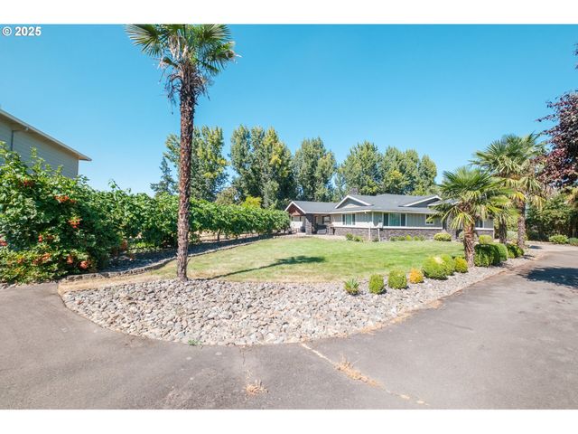 2225 MOLALLA Rd, Woodburn, OR 97071