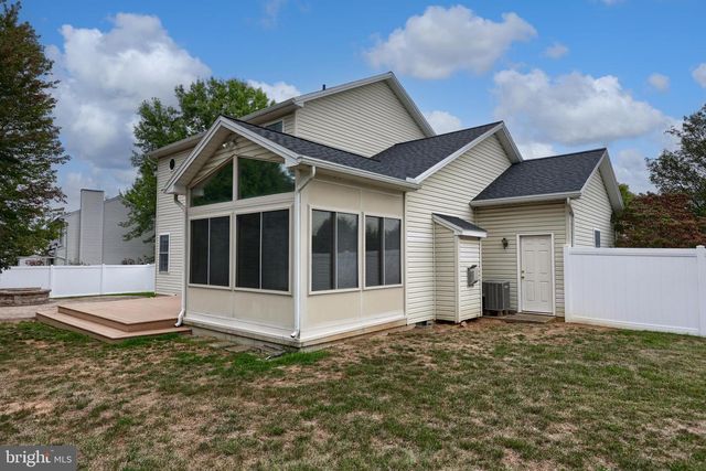 76 MILLSTONE DR, Palmyra, PA 17078